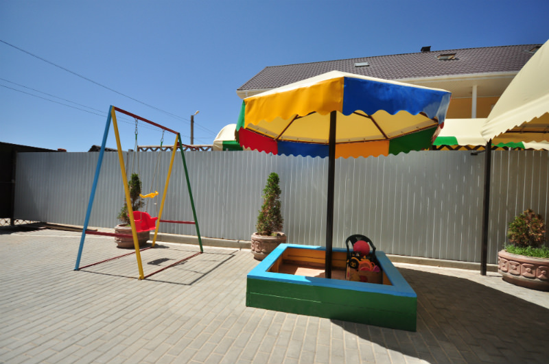 Отдохнуть в Крыму с ребенком приглашает отель Аквамарин