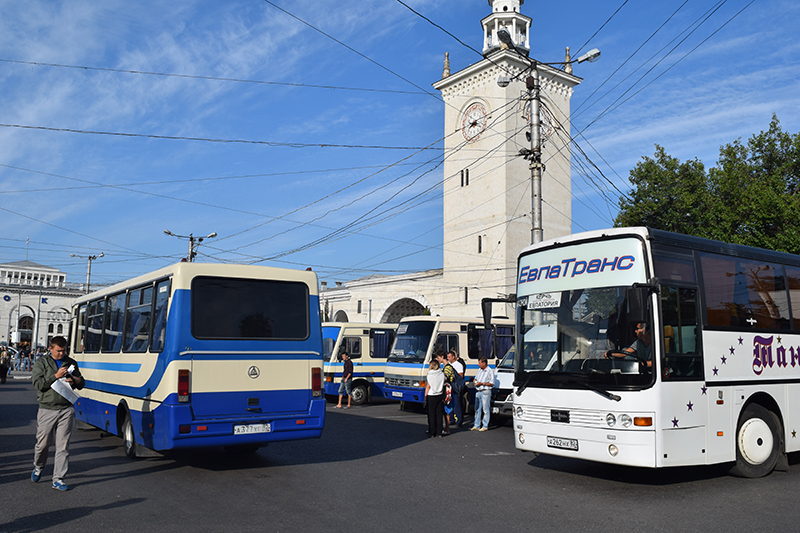 как доехать в саки на автобусе 